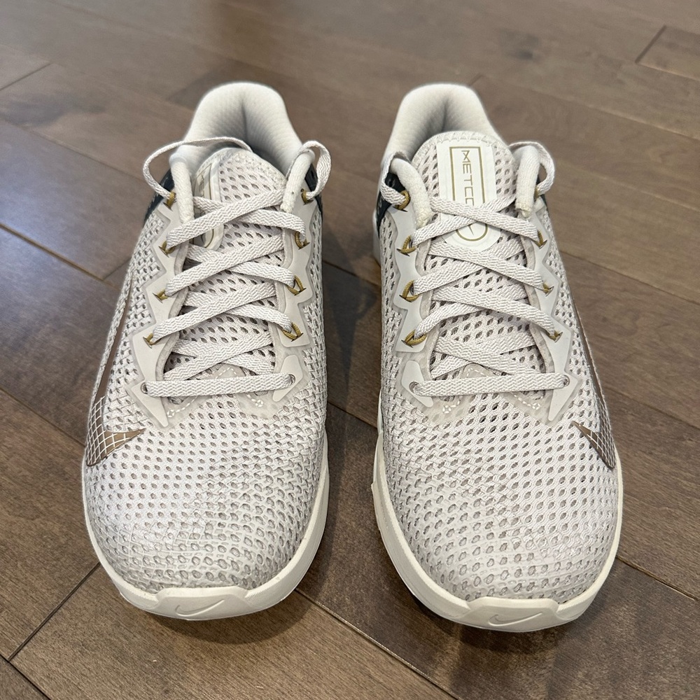 Women Nike Metcon 6 White Sneakers